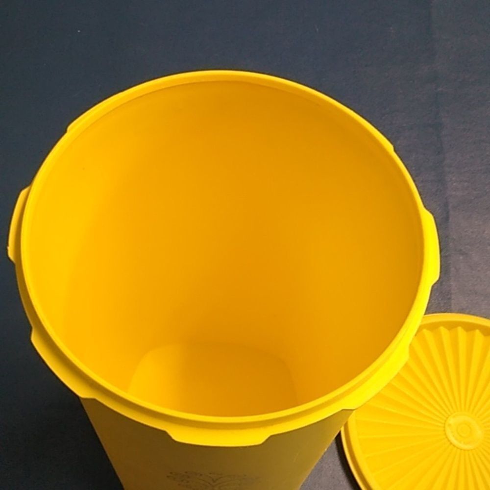 Yellow Food Storage Container - Picture 4 of 6